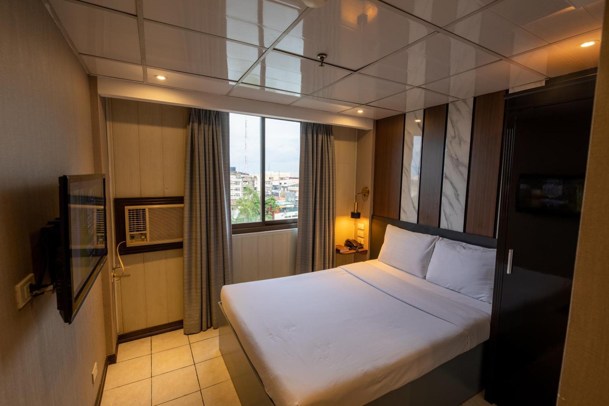 Star Plaza Hotel Dagupan City Esterno foto
