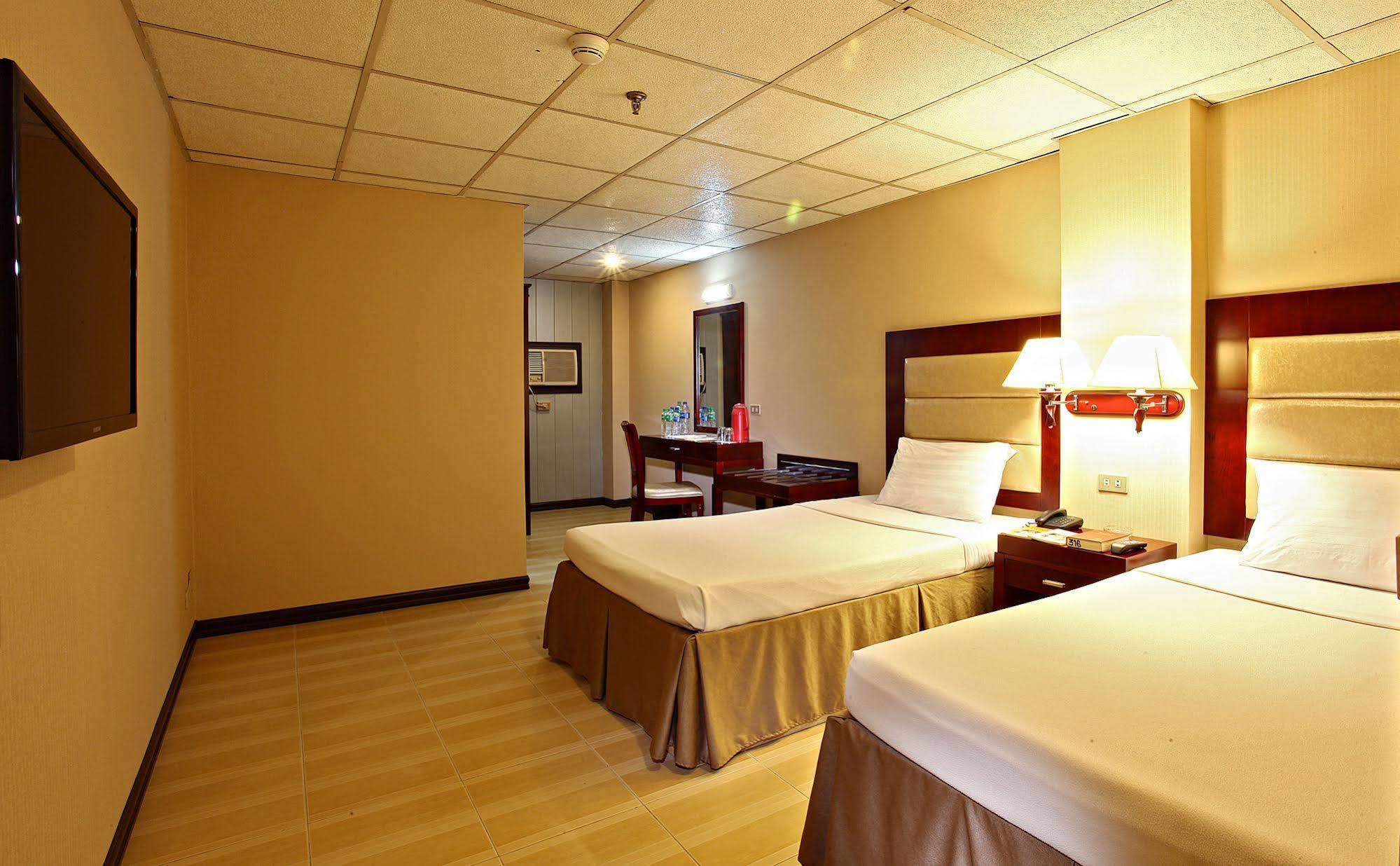 Star Plaza Hotel Dagupan City Esterno foto